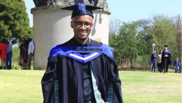 Sidwell Ngwenya becomes a graduate